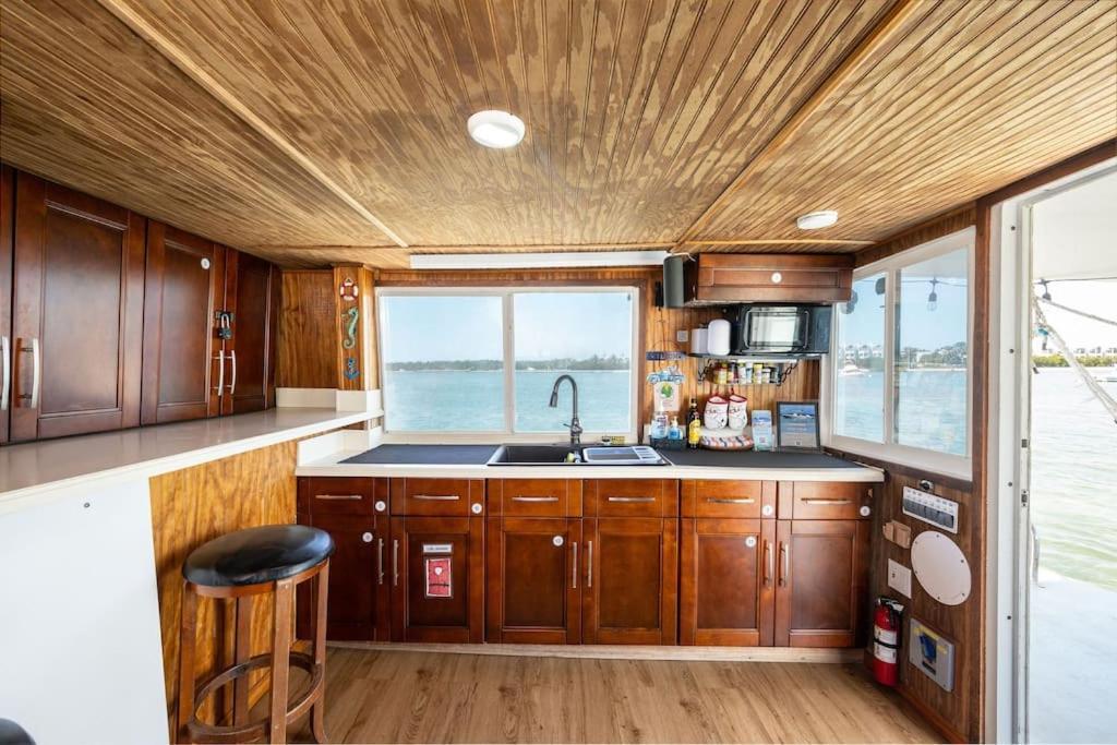 فندق Beautiful Houseboat In كي وست المظهر الخارجي الصورة