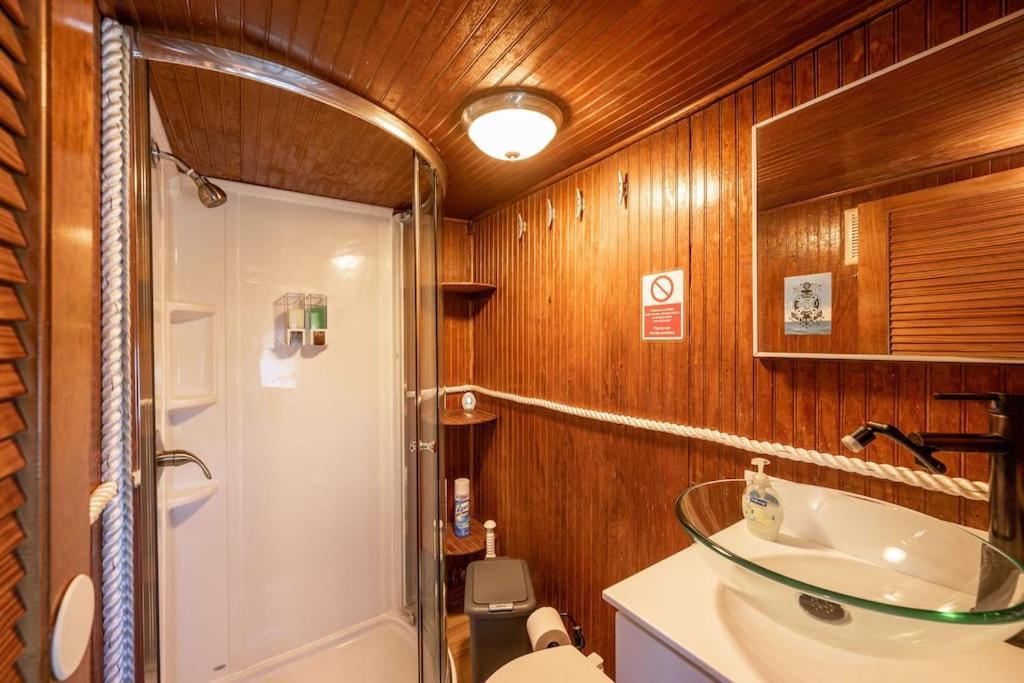 فندق Beautiful Houseboat In كي وست المظهر الخارجي الصورة