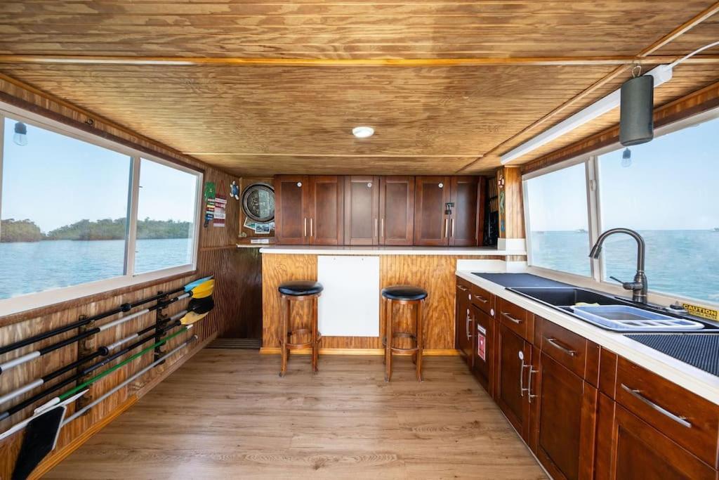 فندق Beautiful Houseboat In كي وست المظهر الخارجي الصورة